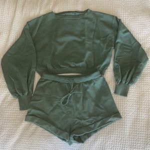 Forever 21 Sweater Short Set Size Medium